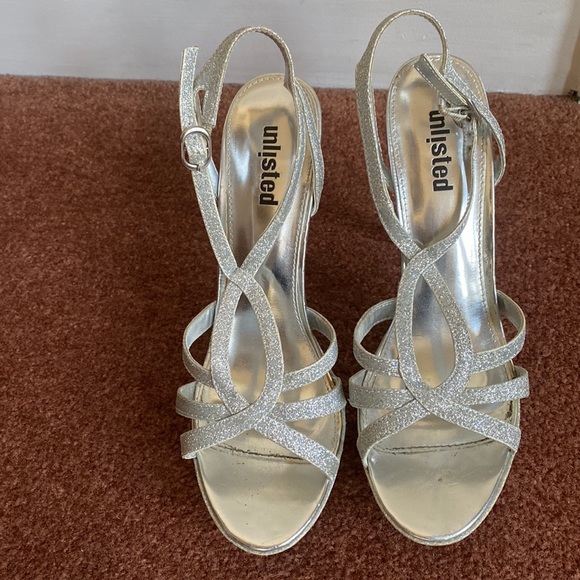 Unlisted Sparkly Silver Heals - Picture 1 of 5